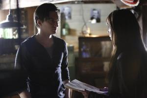 Julian (Richard Harmon) and Sonya (Lexa Doig) meet