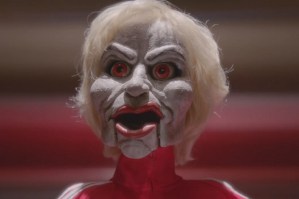 Glee-Saw-Hurt-Locker-2015-elevator-Jigsaw-Sylvester