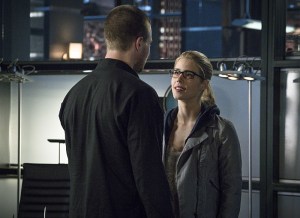 Arrow -- "My Name is Oliver Queen" -- Image AR323B_0282b -- Pictured (L-R): Stephen Amell as Oliver Queen and Emily Bett Rickards as Felicity Smoak -- Photo: Liane Hentscher/The CW -- ÃÂ© 2015 The CW Network, LLC. All Rights Reserved.