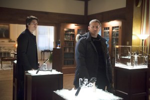 DC's Legends of Tomorrow -- "Pilot, Part 2" -- Image LGN102_20150922_0035b -- Pictured (L-R): Brandon Routh as Ray Palmer and Leonard Snart/Captain Cold -- Photo: Diyah Pera/The CW -- ÃÂ© 2015 The CW Network, LLC. All Rights Reserved.