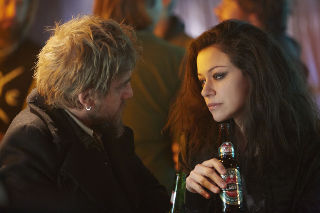 Dizzy (JOEL THOMAS HYNES) and Sarah (TATIANA MASLANY)
