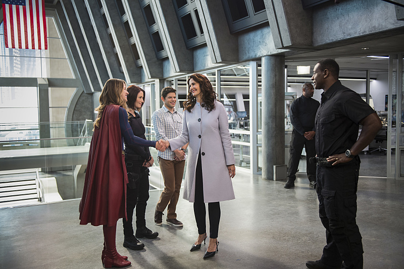Supergirl -- "Welcome to Earth" -- Image SPG203c_0028 -- Pictured (L-R): Melissa Benoist as Kara/Supergirl, Chyler Leigh as Alex Danvers, Jeremy Jordan as Winn Schott, Lynda Carter as President Olivia Marsdin, and David Harewood as Hank Henshaw -- Photo: Diyah Pera/The CW -- ÃÂ© 2016 The CW Network, LLC. All Rights Reserved