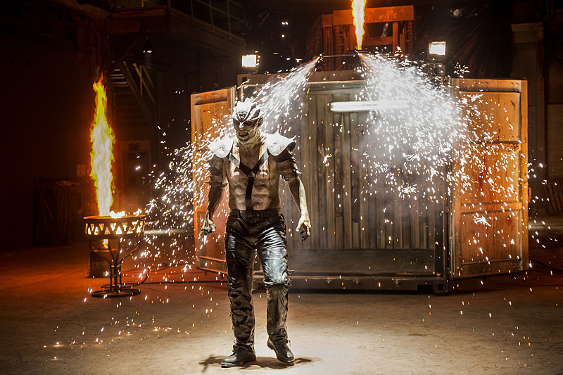 Supergirl -- "Survivors" -- Image SPG204b_0102 -- Pictured: Draaga- Photo: Diyah Pera/The CW -- é 2016 The CW Network, LLC. All Rights Reserved