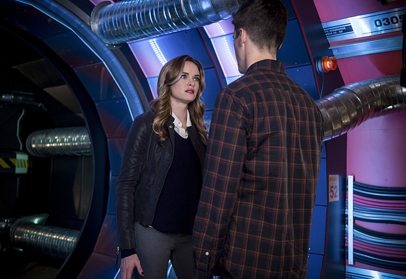 The Flash -- "Killer Frost" -- Image FLA307a_0061b.jpg -- Pictured (L-R): Danielle Panabaker as Caitlin Snow/Killer Frost and Grant Gustin as Barry Allen -- Photo: Diyah Pera/The CW -- ÃÂ© 2016 The CW Network, LLC. All rights reserved.