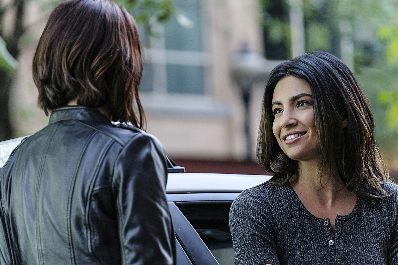Supergirl -- "Crossfire" -- Image SPG205a_0113 -- Pictured (L-R): Chyler Leigh as Alex Danvers and Floriana Lima as Maggie Sawyer -- Photo: Robert Falconer /The CW -- é 2016 The CW Network, LLC. All Rights Reserved